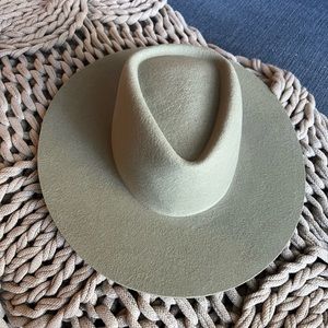 Gigi Pip x Daw Dakota Triangle Hat Sage Green size 59 M